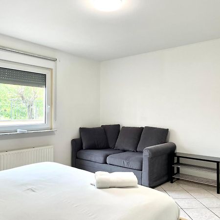 Large Room In Schuttrange Free Parking 10Mins To Airport Excellent Customer Services エクステリア 写真
