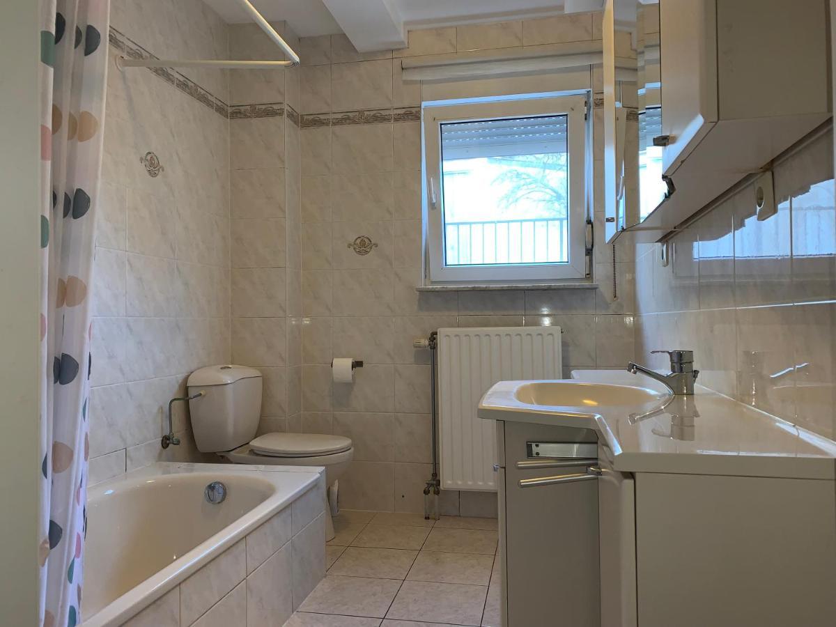 Large Room In Schuttrange Free Parking 10Mins To Airport Excellent Customer Services エクステリア 写真