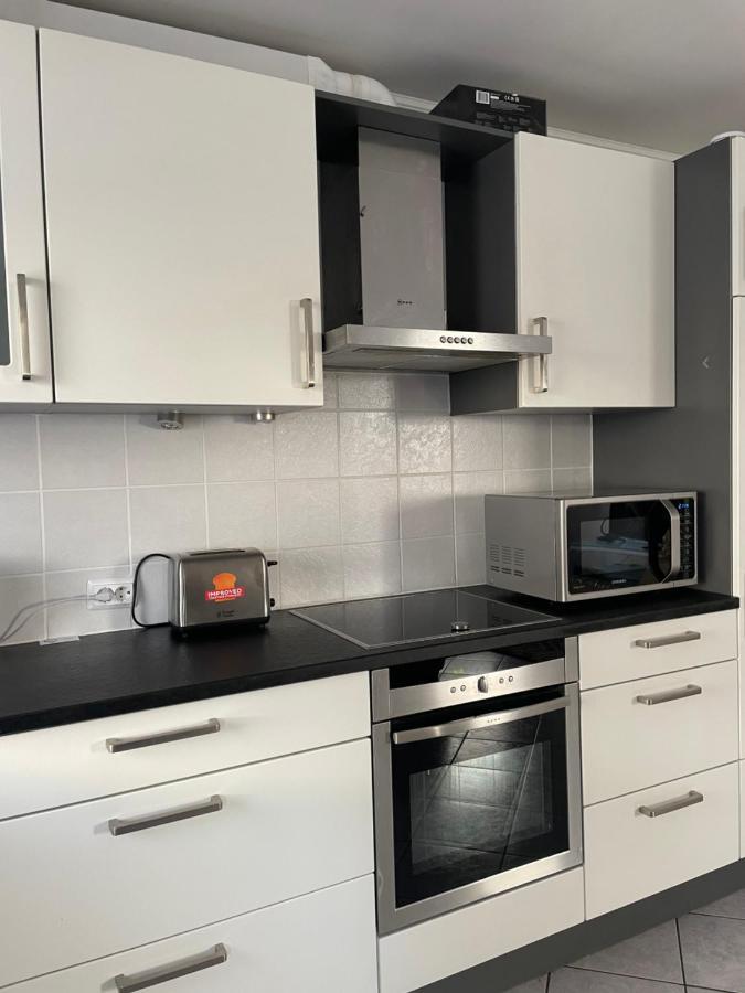 Large Room In Schuttrange Free Parking 10Mins To Airport Excellent Customer Services エクステリア 写真