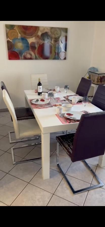 Large Room In Schuttrange Free Parking 10Mins To Airport Excellent Customer Services エクステリア 写真